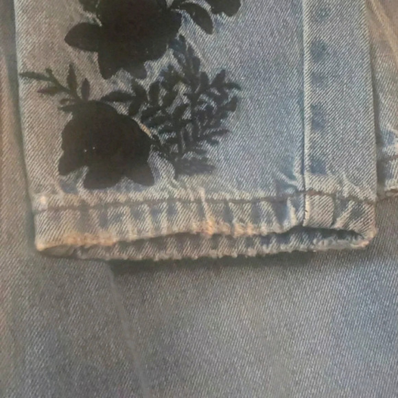 Streetwear Society Embroidered Jogger Mom High Rise Jeans, Size 1 - Picture 9 of 9